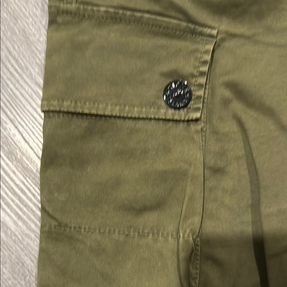 Stone Island Men's Olive Cargo Pants - Picture 4 of 8